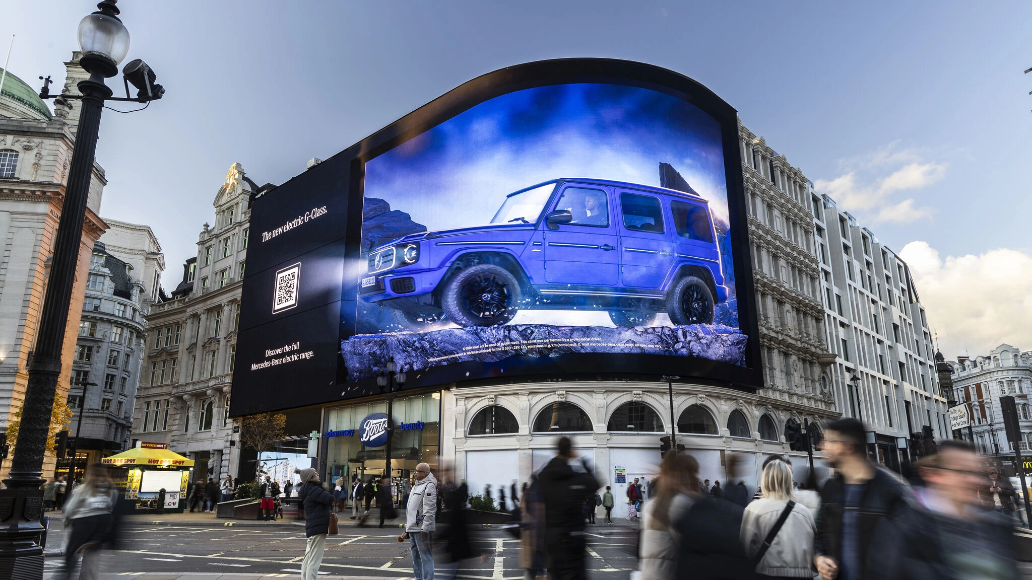Mercedes ooh campaña