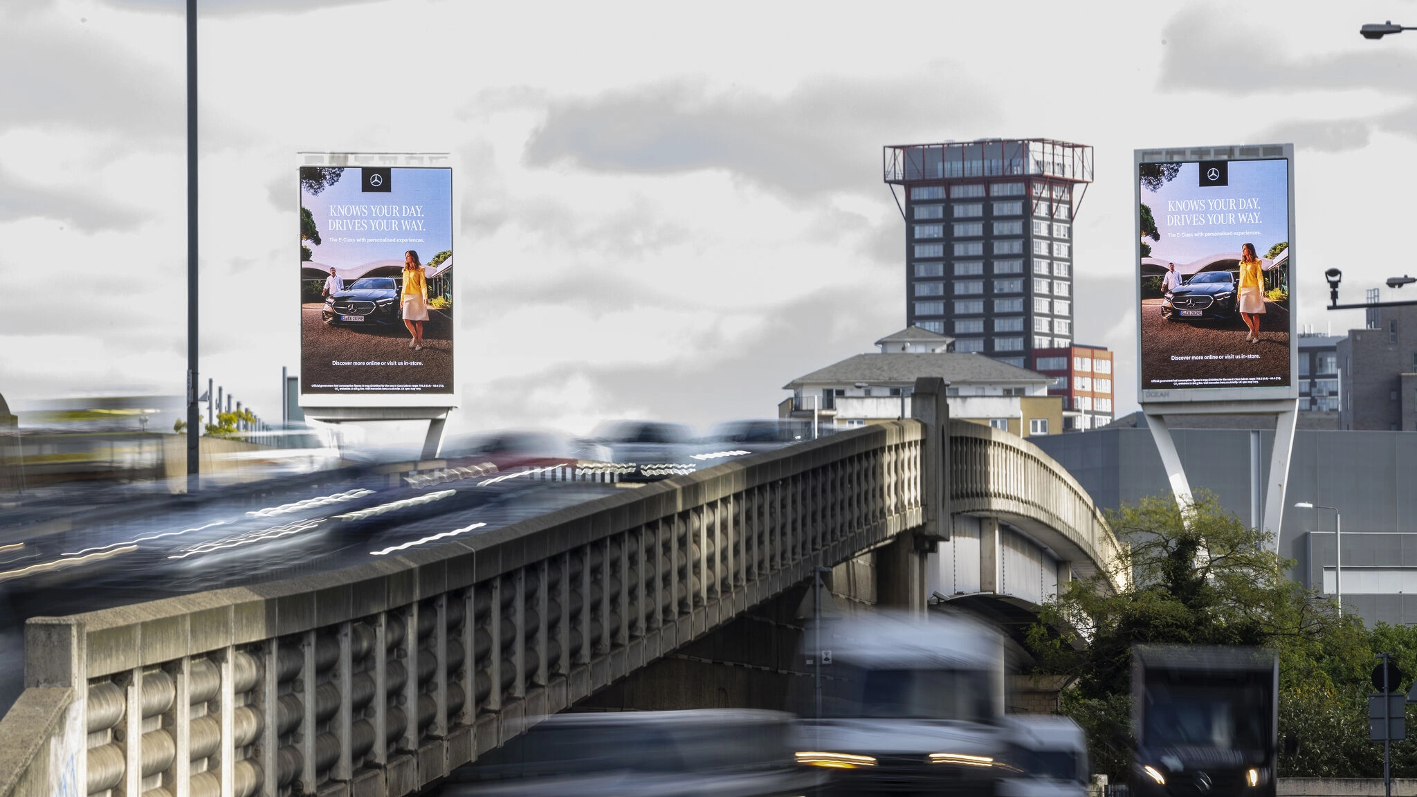 Mercedes ooh campaña