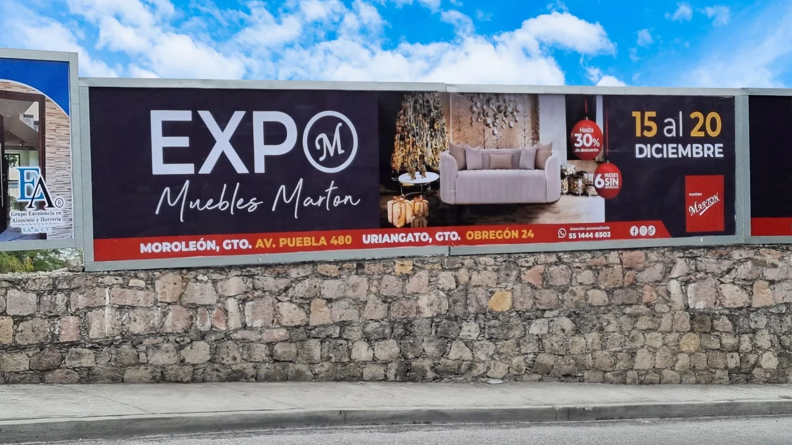 Valla fija publicitaria naranti valla doble anuncio Valla fija publicitaria naranti
