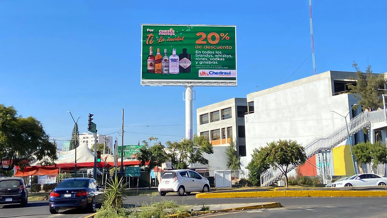 Chedraui publicidad exterior.webp