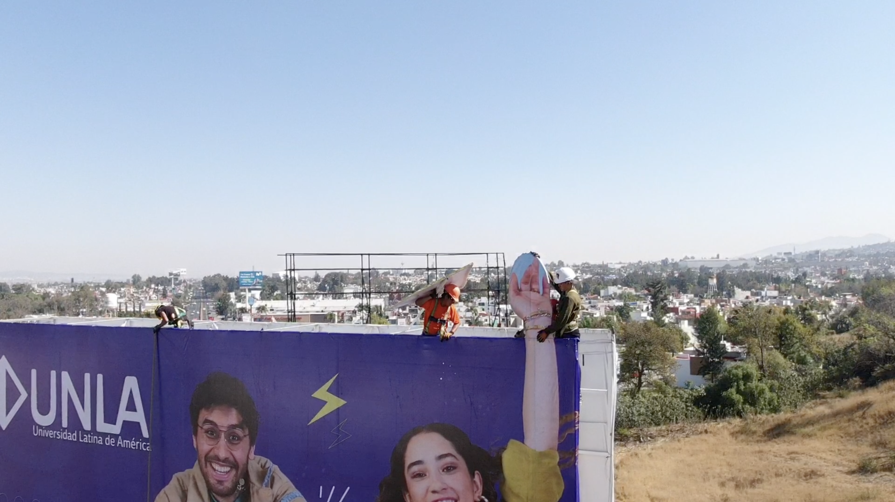 Instalación de volumétricos en anuncios espectaculares En Naranti somos expertos en instalar en volumétricos en anuncios espectaculares.