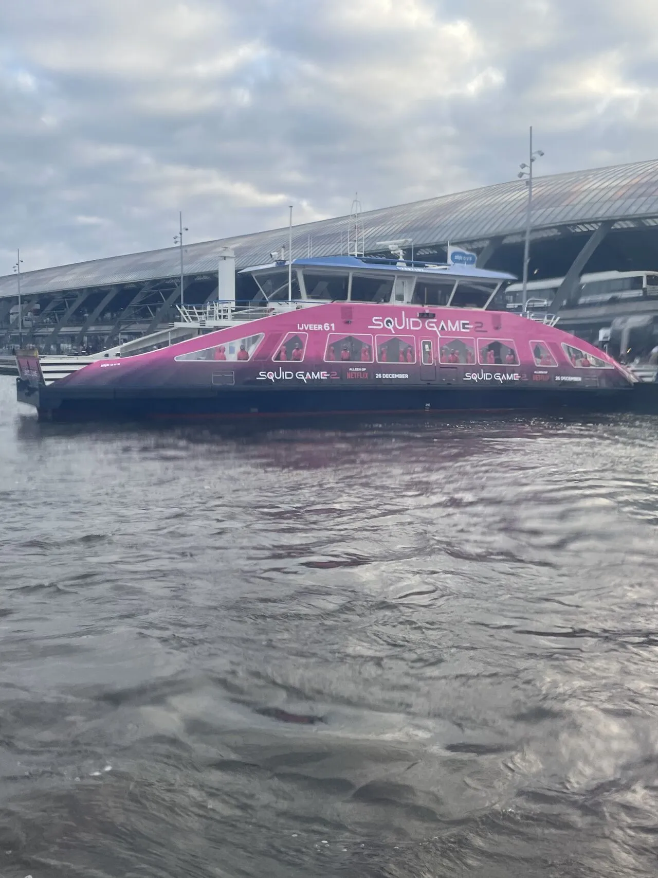 el juego del calamar ferry amsterdam