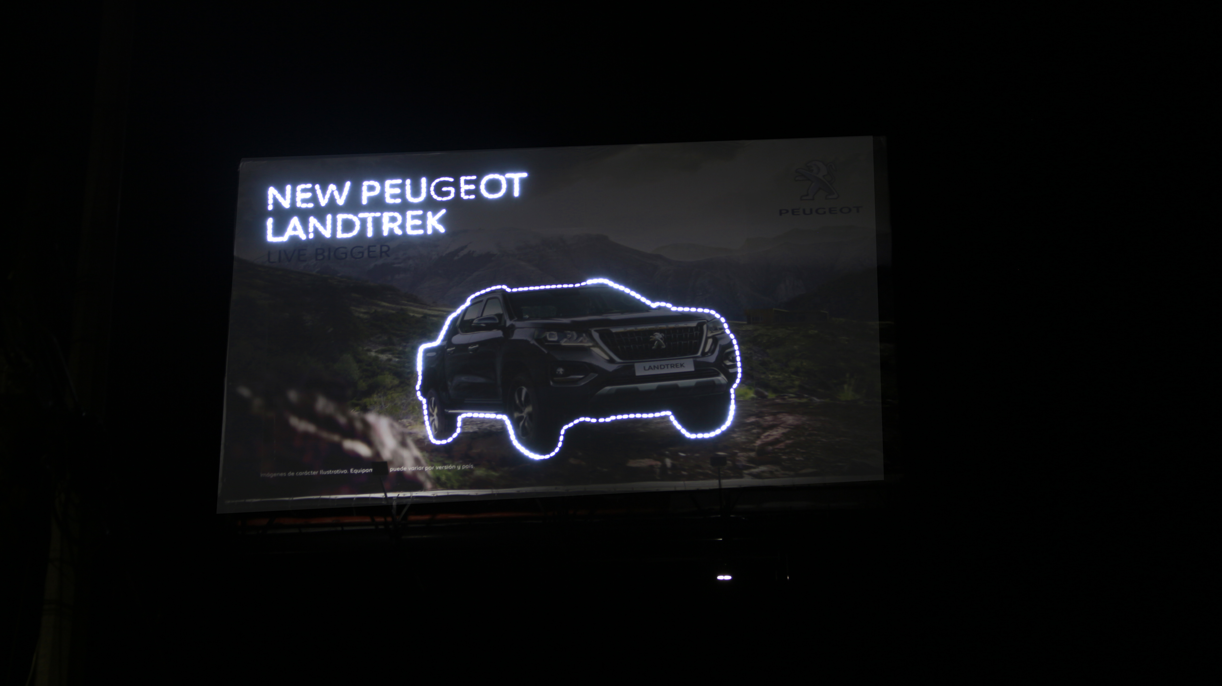 Anuncio espectacular con luces led