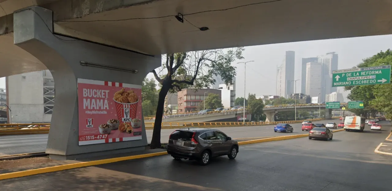 publicidad en bajo puentes